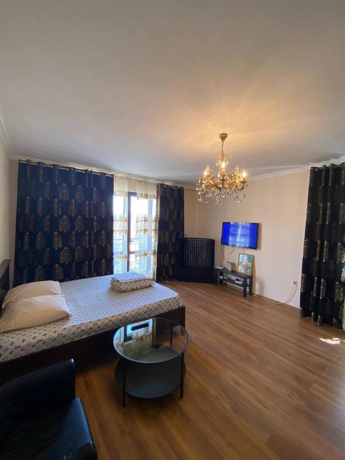 Chasha Polnaya Apartment Sukhumi Ngoại thất bức ảnh